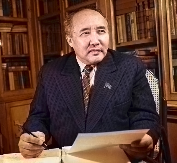 Мир Мухтара Ауэзова