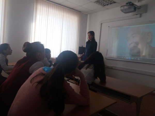 Мен өз халқыма қызмет етемін